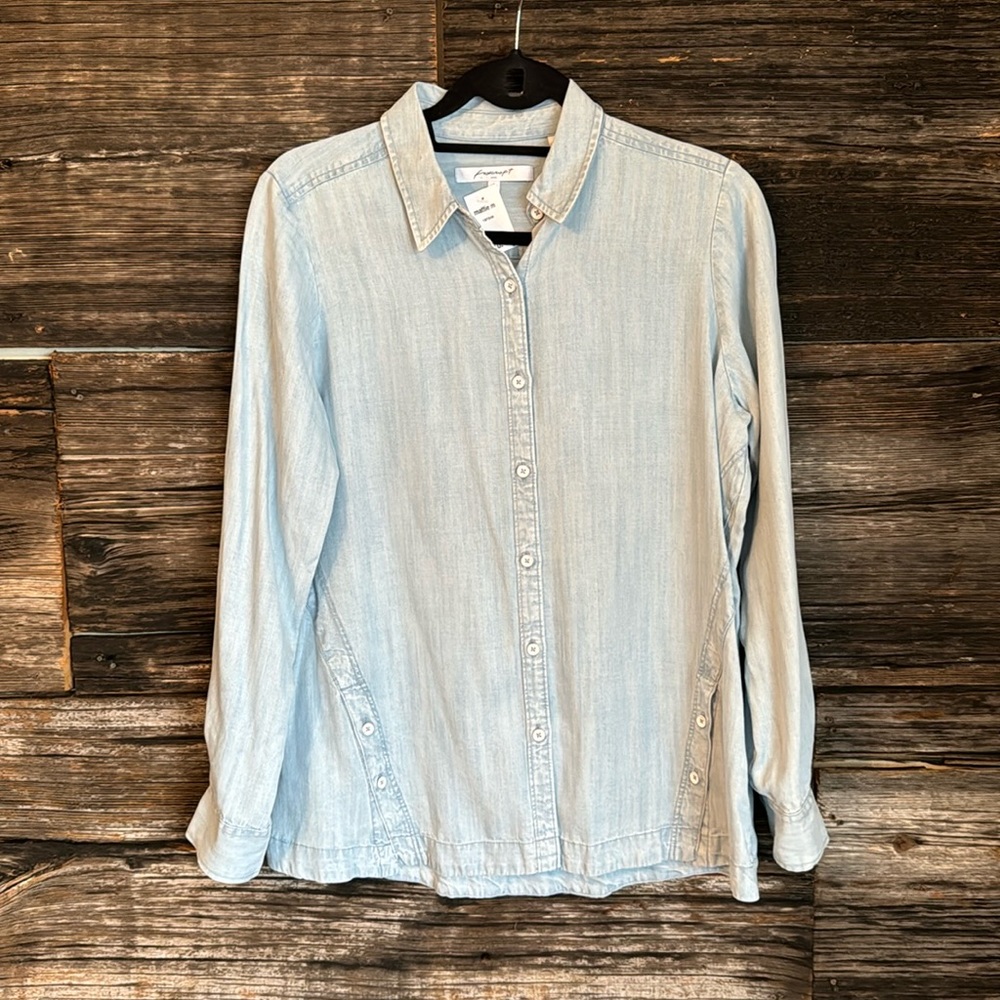 Foxcroft‎ NWT Ligh Blue Chambray Blouse